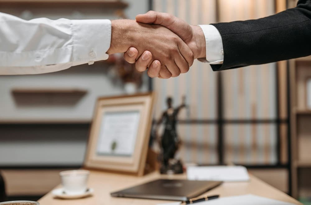 How to build and maintain a strong client network in Dubai